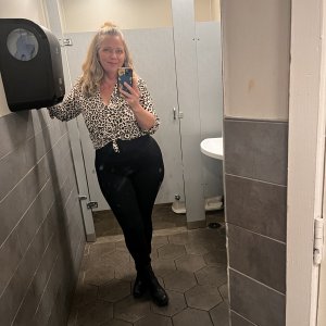 Uploaded by:Bbwcurves