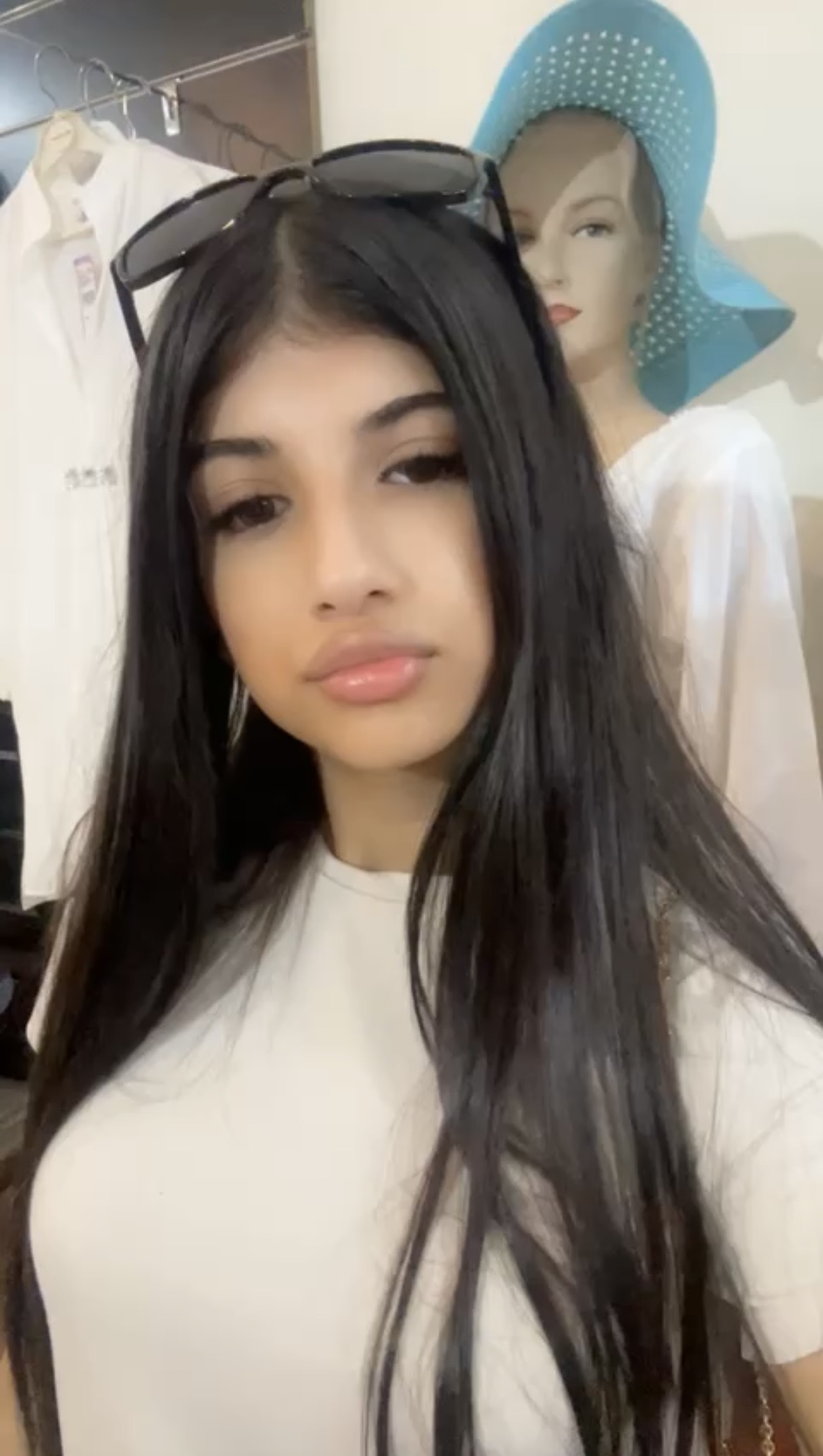 Uploaded by:Aishazeeshan