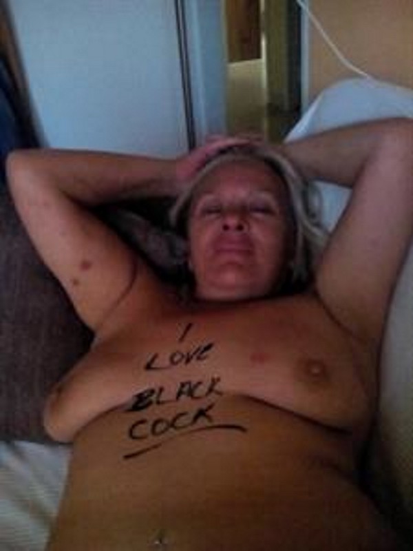 Uploaded by:Easyblonde