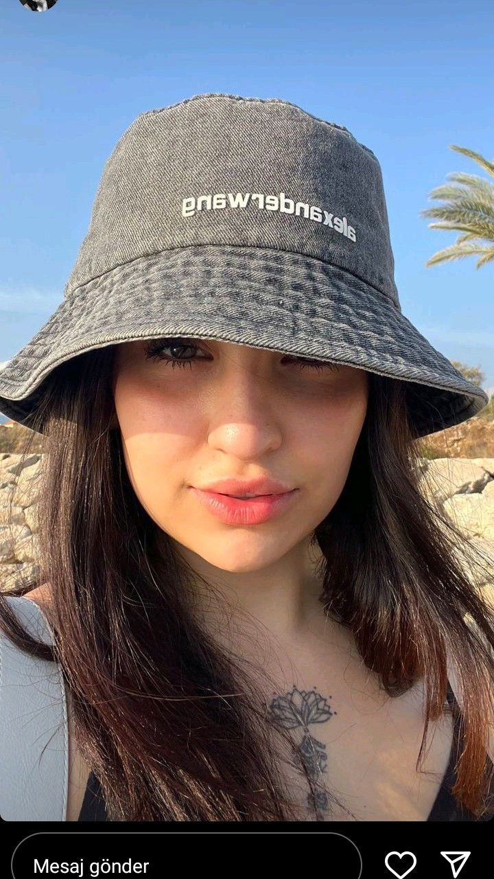 Uploaded by:Mistressdaniela1