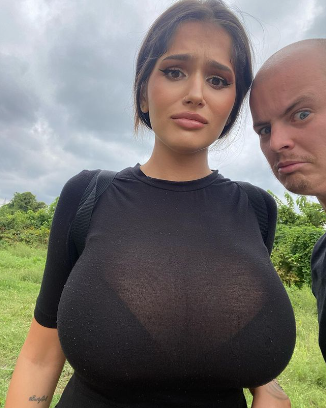 Uploaded by:vivianblush